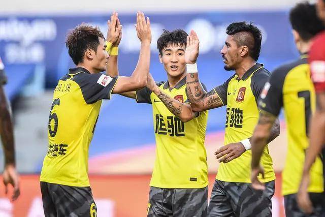 关于深圳佳兆业主场战平恒大，近期表现有所起伏的信息